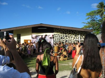 mariage tahitien église de afareaitu à Moorea